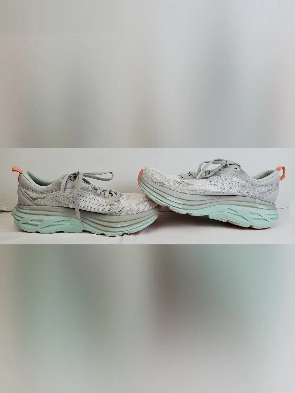 Hoka Womens Bondi 8 Stardust Aqua Breeze Running Shoes READ - Size 8 - GUC